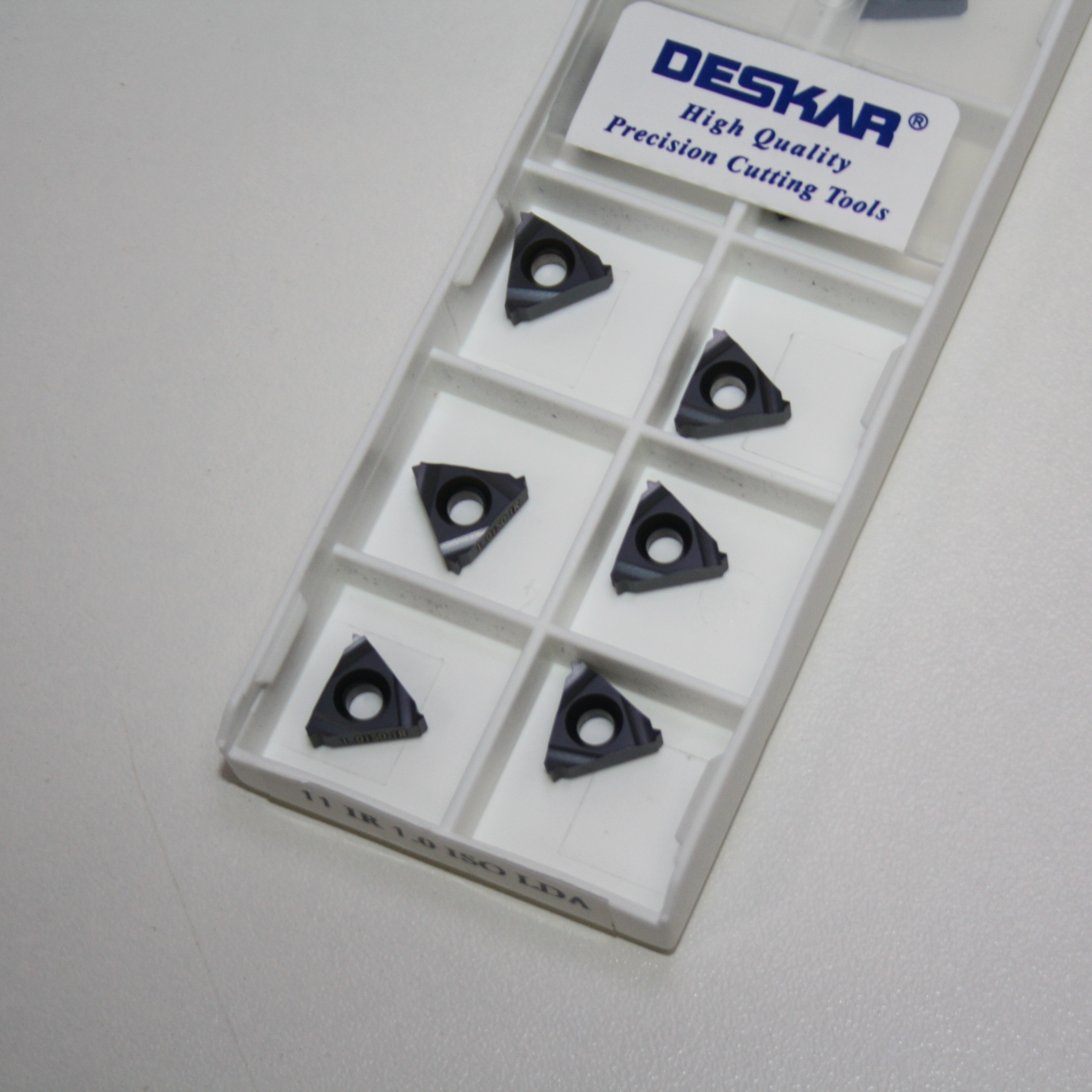 Фото 5: 11IR 1.0 ISO LDA пластина резьбовая DESKAR