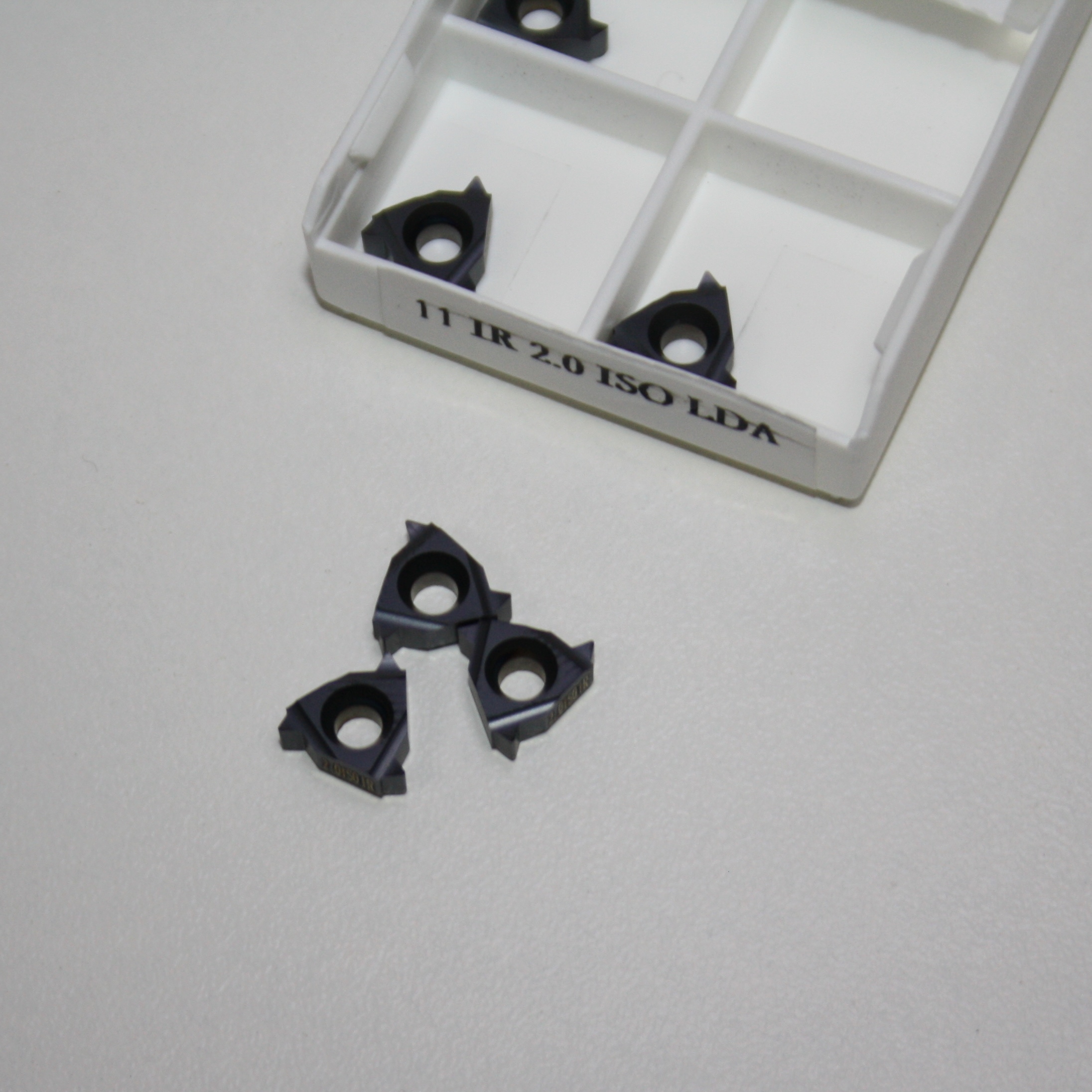 Фото 5: 11IR 2.0 ISO LDA пластина резьбовая DESKAR