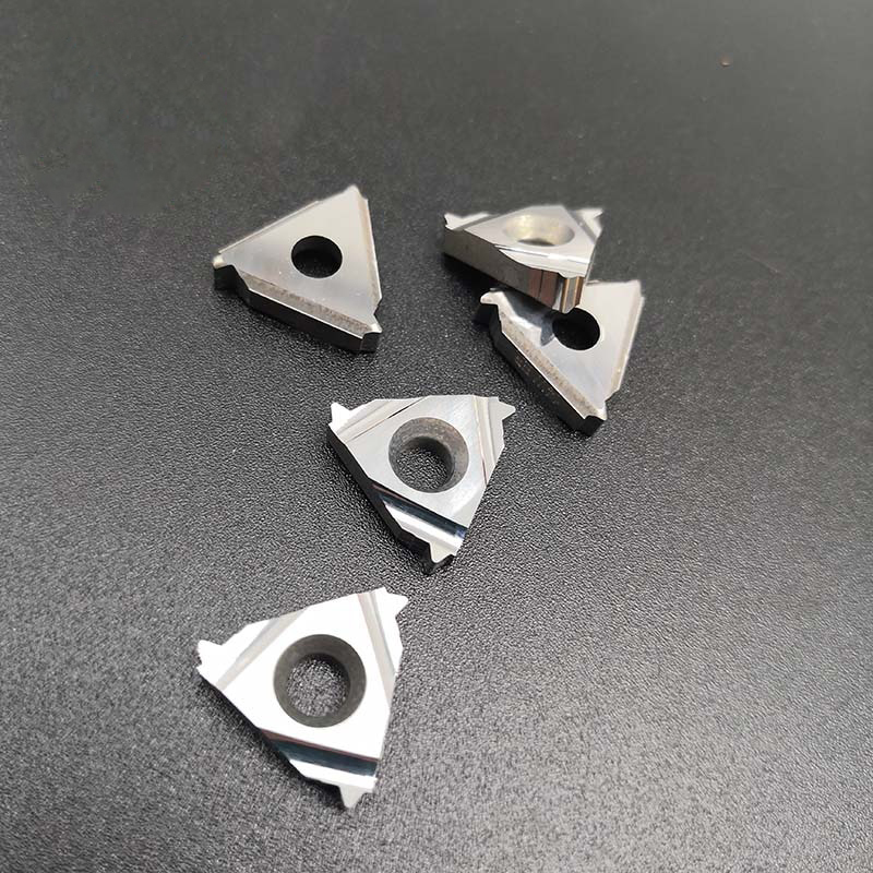 Фото 3: 16ER 14W K15 пластина резьбовая DESKAR